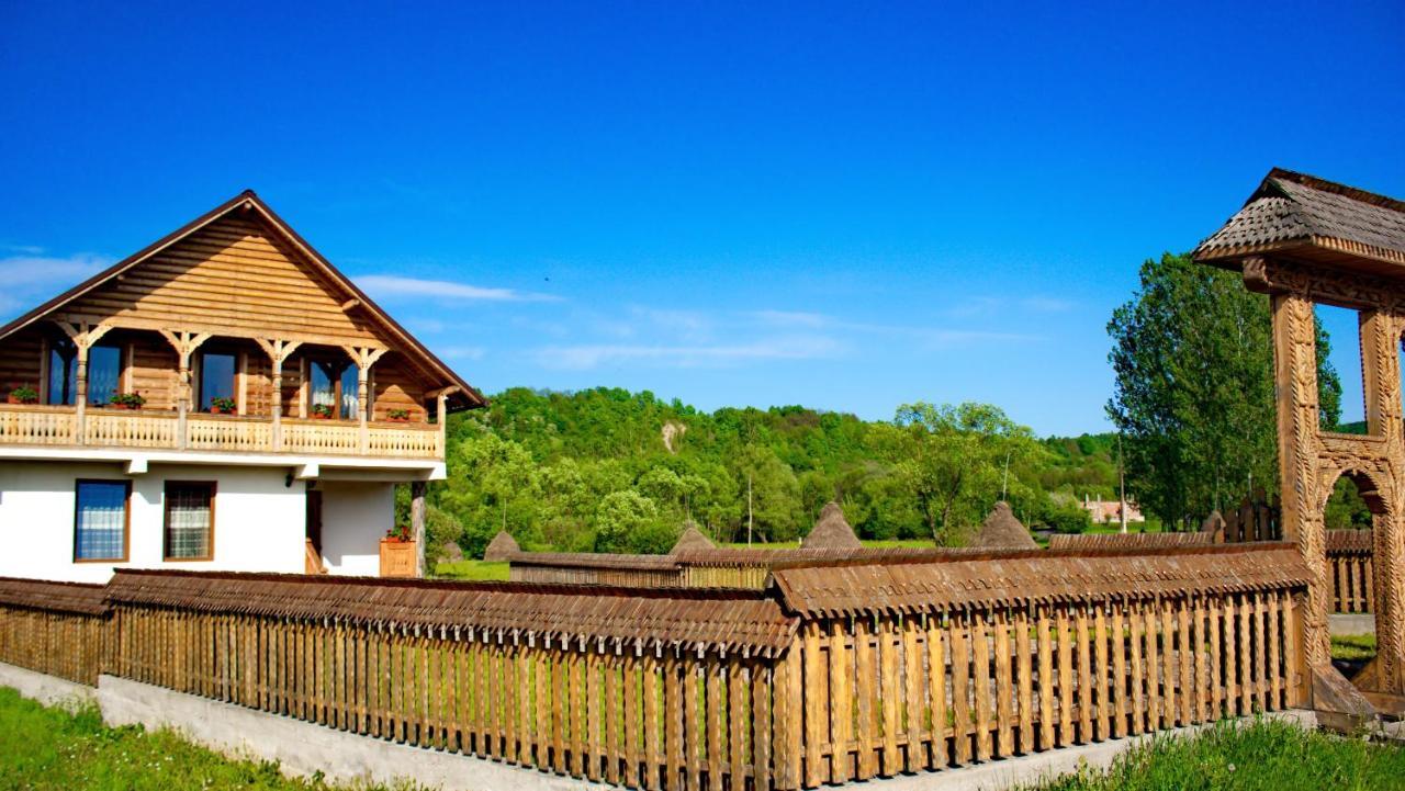 Acasa In Maramures Hotel Feresti Exterior photo