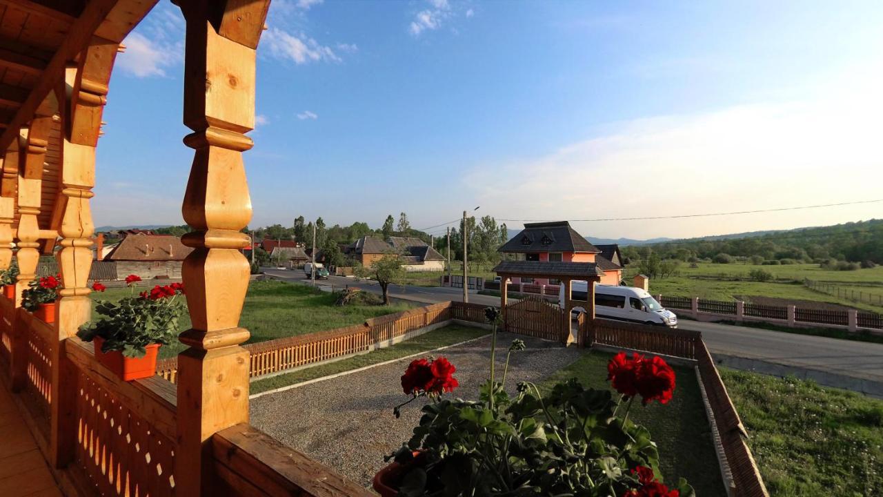 Acasa In Maramures Hotel Feresti Exterior photo